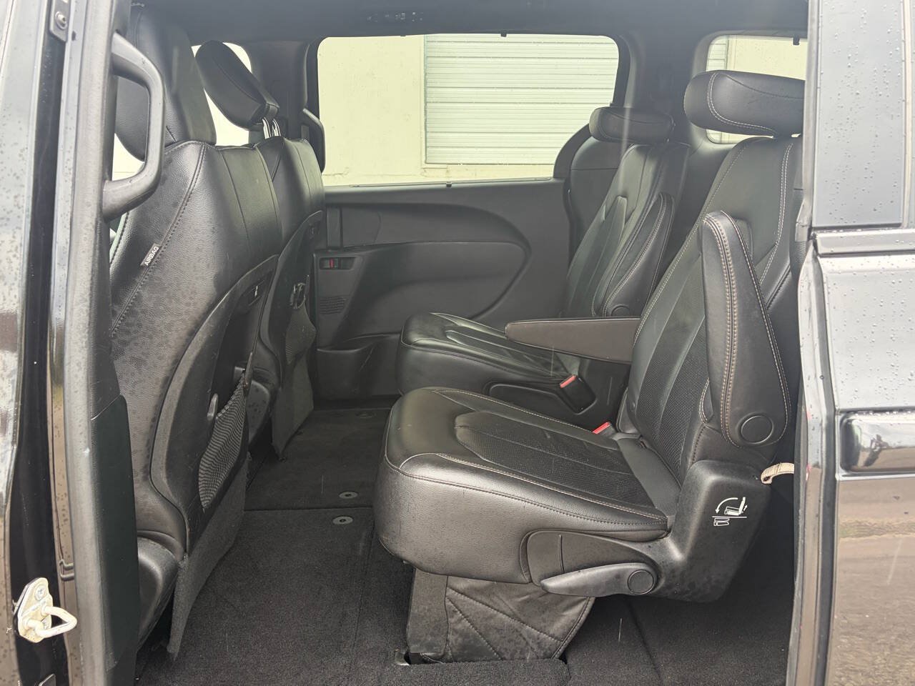 Used 2018 Chrysler Pacifica Touring-L w/ Premium Audio Group FWD image 14
