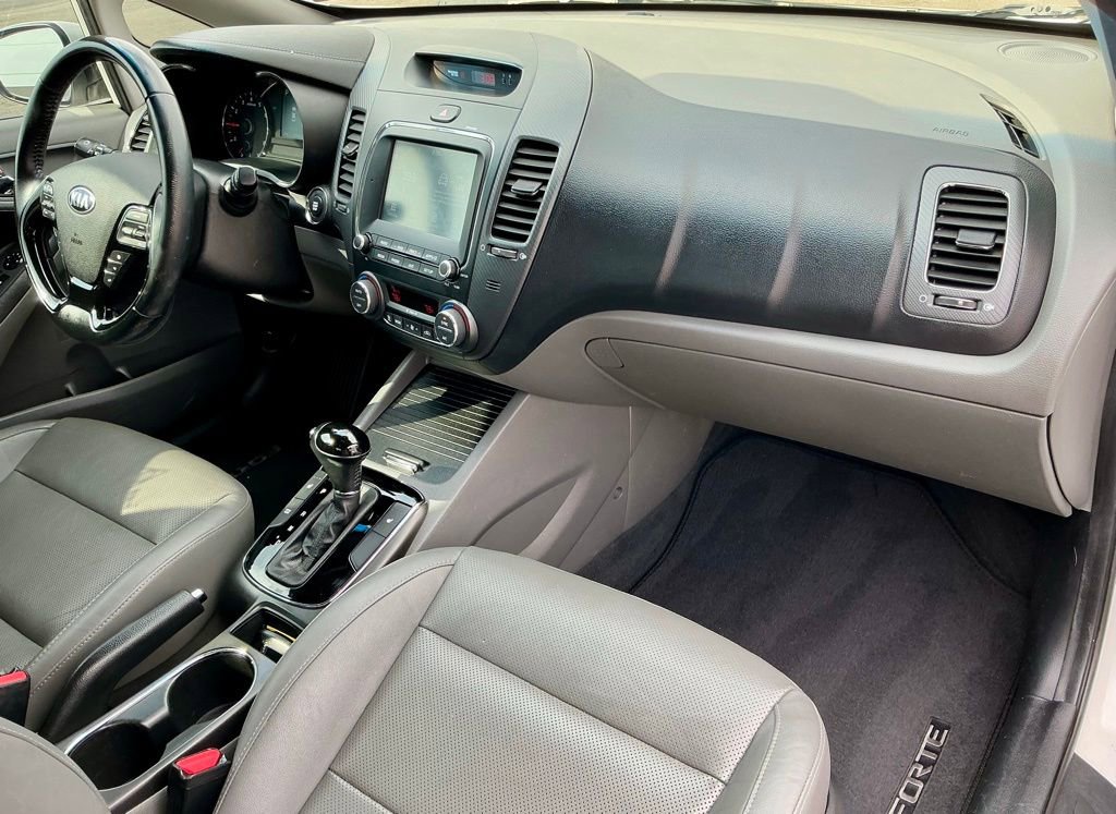 Used 2017 Kia Forte EX image 24