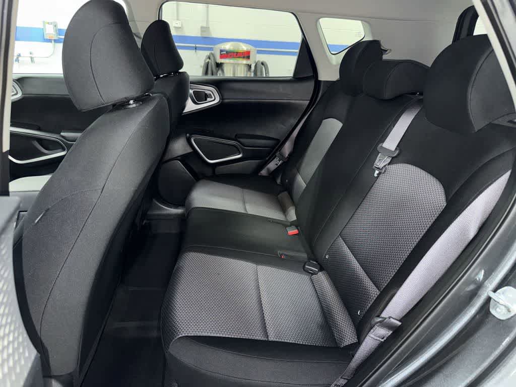 Used 2023 Kia Soul LX w/ LX Technology Package image 17