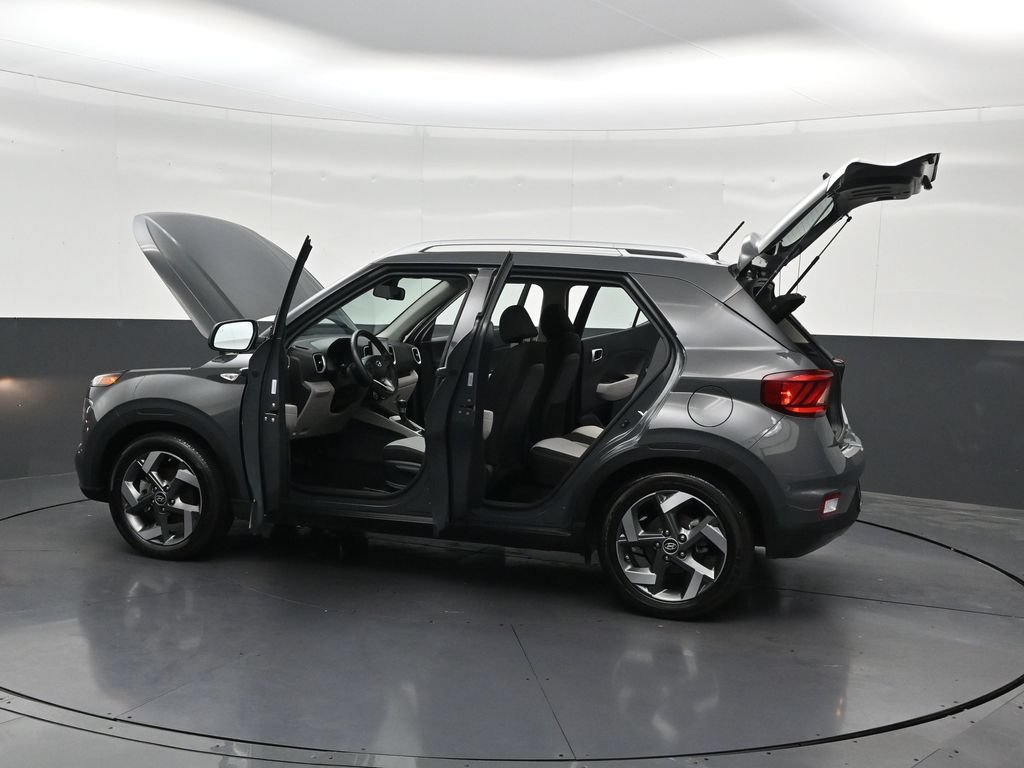 Used 2024 Hyundai Venue SEL FWD image 34