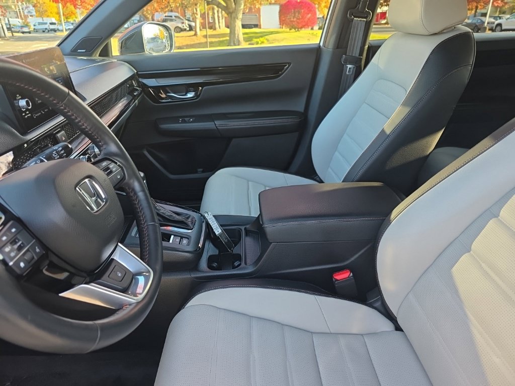 Used 2025 Honda CR-V Sport Touring image 16