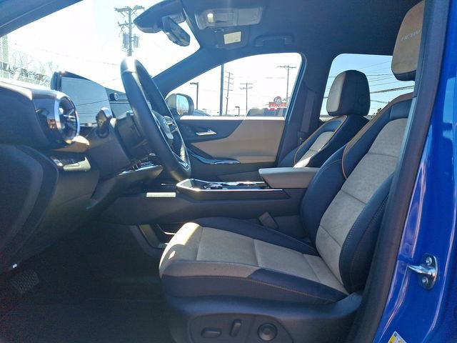 Certified 2025 Chevrolet Equinox ACTIV w/ Safety and Technology Package image 13