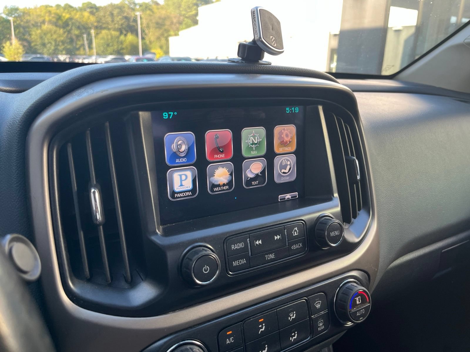 Used 2015 Chevrolet Colorado Z71 RWD image 17