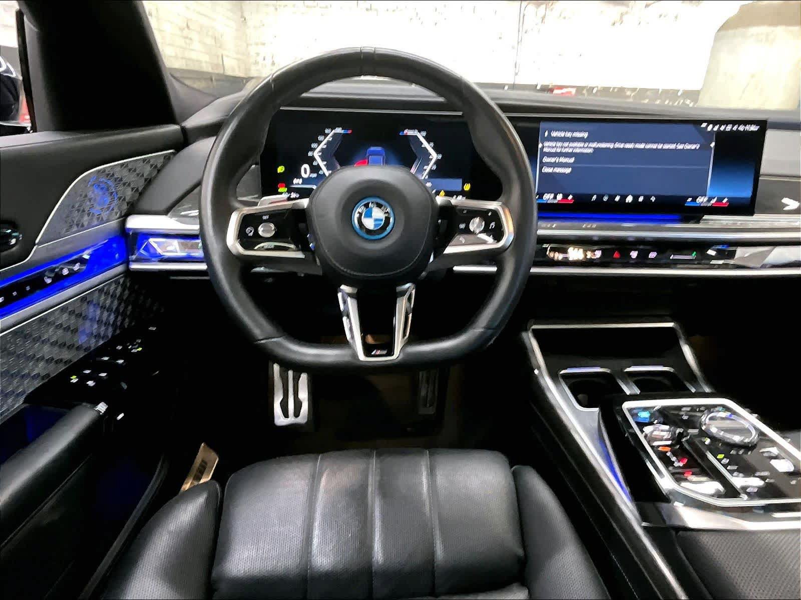 Used 2023 BMW i7 xDrive60 w/ Executive Package 2 AWD/4WD image 8