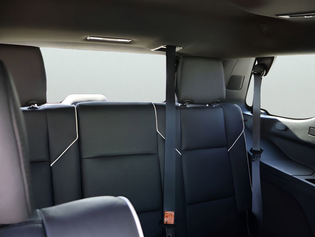 Used 2024 Cadillac Escalade Premium Luxury image 15