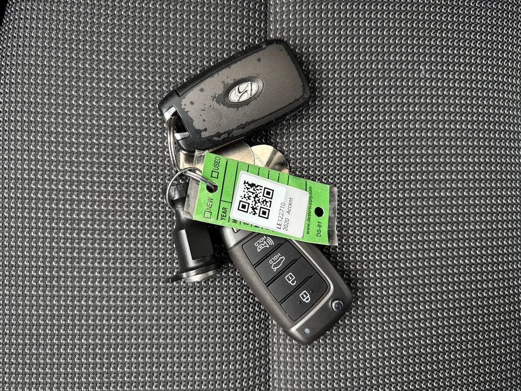 Used 2020 Hyundai Accent SE image 29