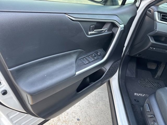 Used 2022 Toyota RAV4 XLE image 19