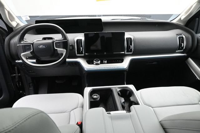 Certified 2025 Ford Expedition Max Platinum w/ Driver's Package AWD/4WD image 22