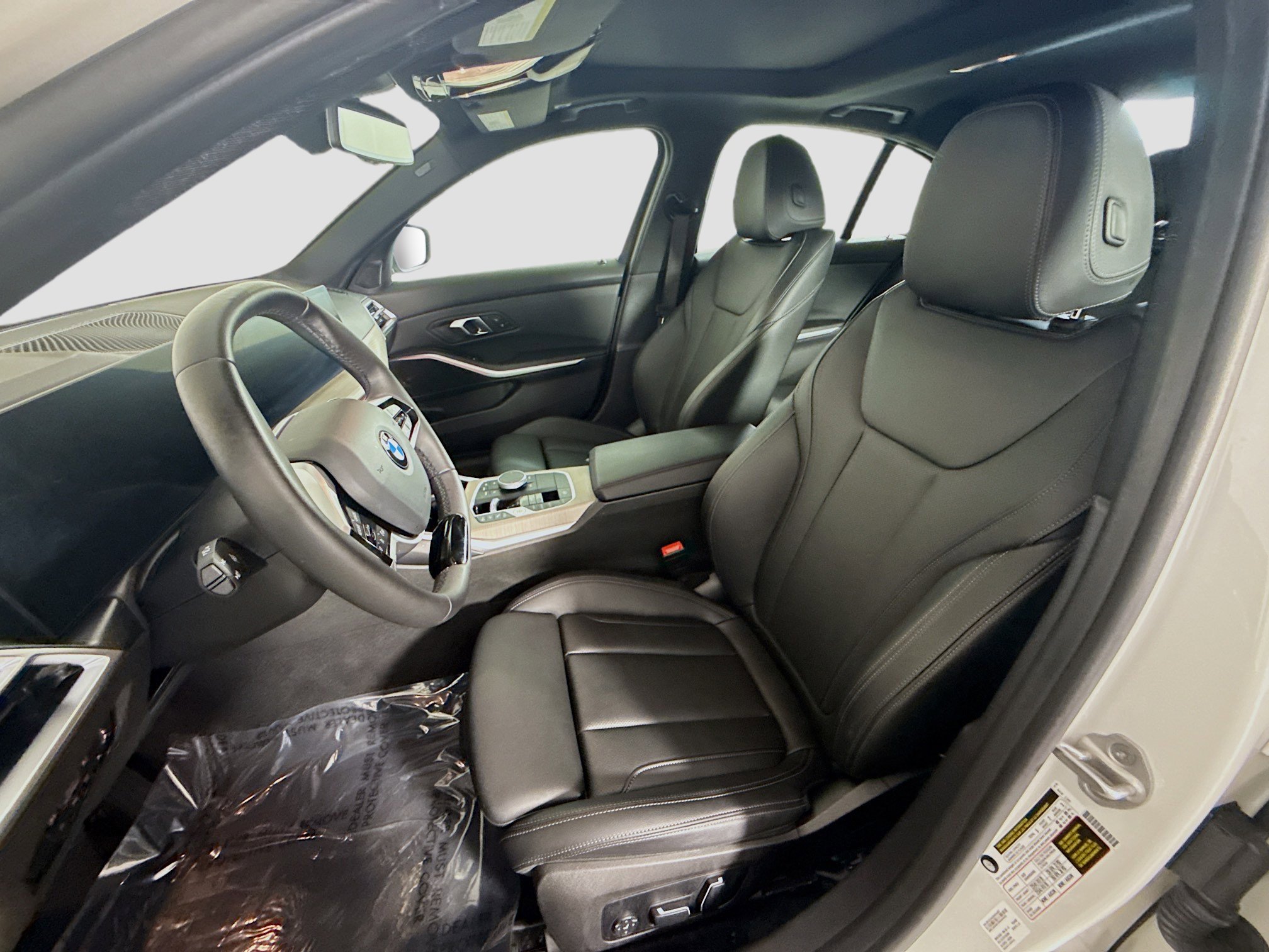 Used 2025 BMW 330i Sedan w/ Convenience Package image 22