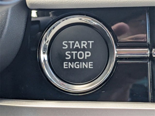 New 2025 Mitsubishi Outlander SE image 37