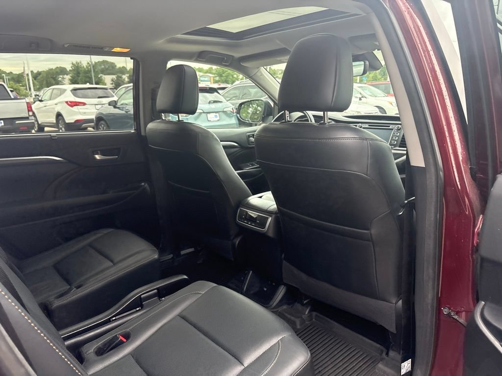 Used 2018 Toyota Highlander Limited w/ Protection Package #3 AWD/4WD image 33