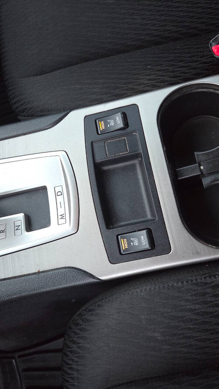 Used 2010 Subaru Legacy 2.5i Premium AWD/4WD image 46
