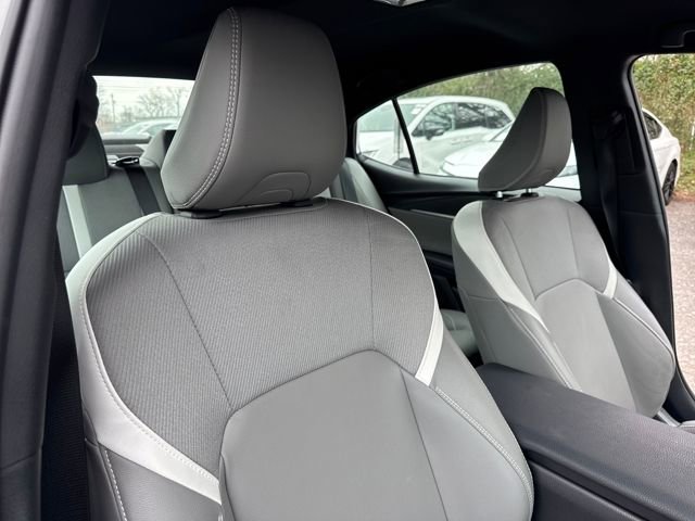 Used 2025 Toyota Camry SE image 23