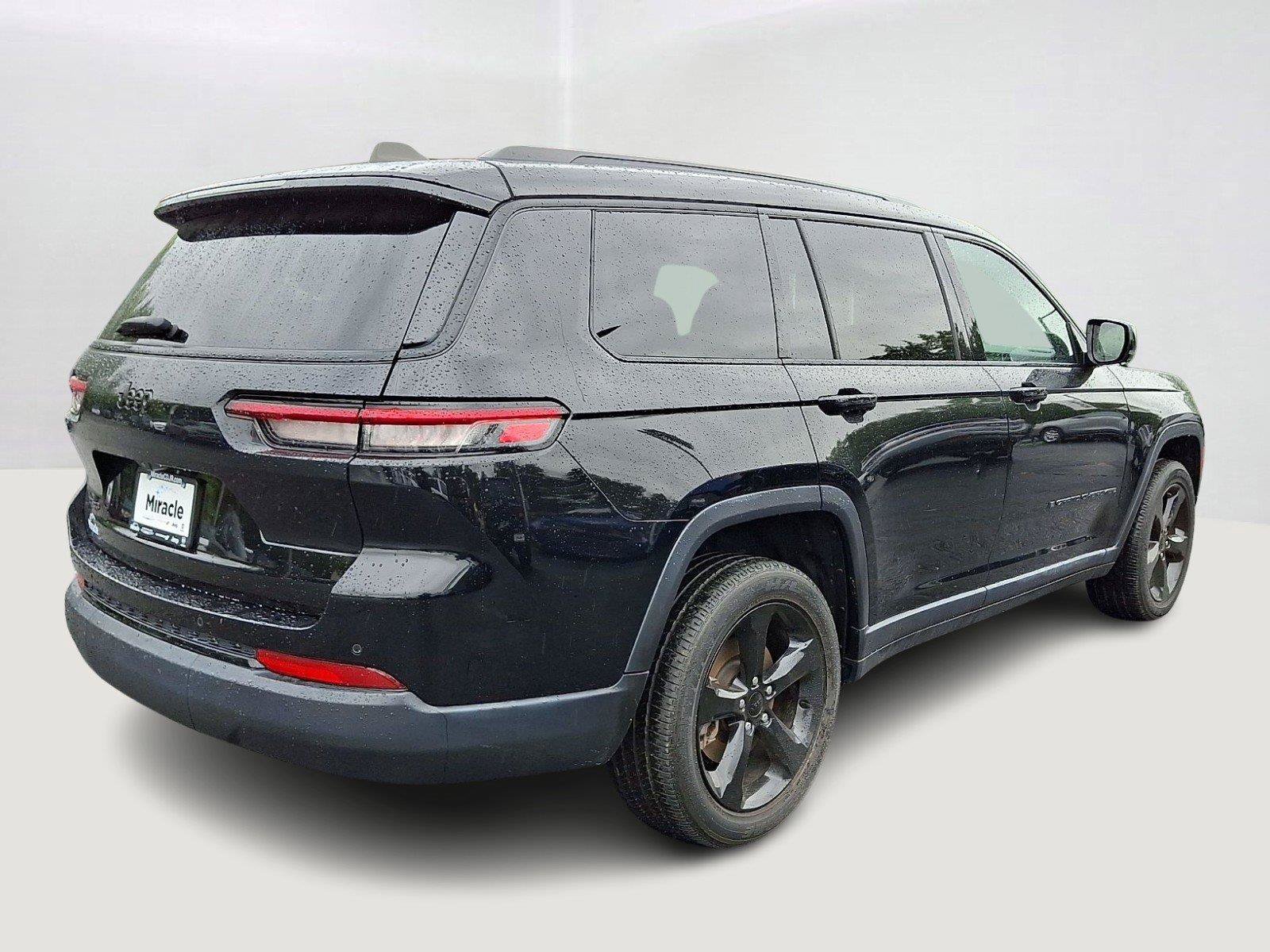 Used 2023 Jeep Grand Cherokee L Altitude AWD/4WD image 6
