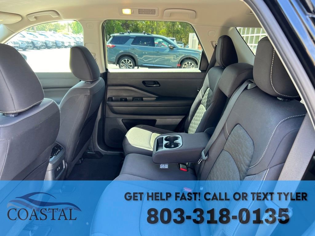 Certified 2024 Nissan Pathfinder SV FWD image 17