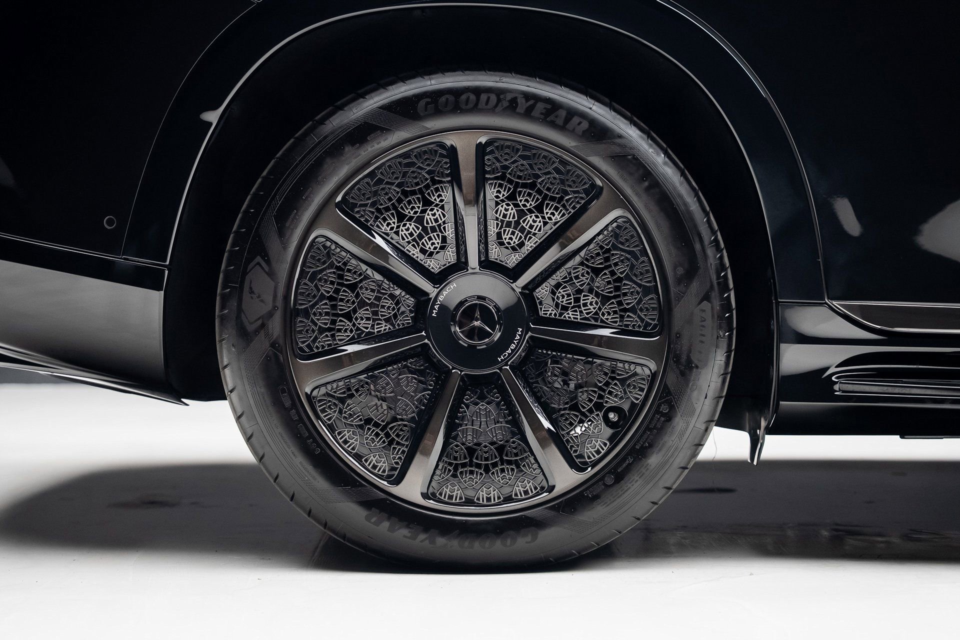 Used 2024 Mercedes-Benz Maybach EQS 680 4MATIC image 38