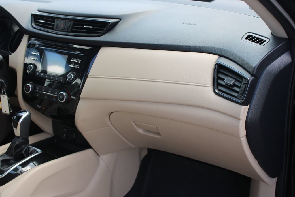 Used 2017 Nissan Rogue S FWD image 27