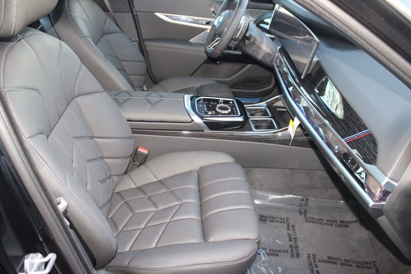 New 2026 BMW 750e xDrive w/ Executive Package AWD/4WD image 31