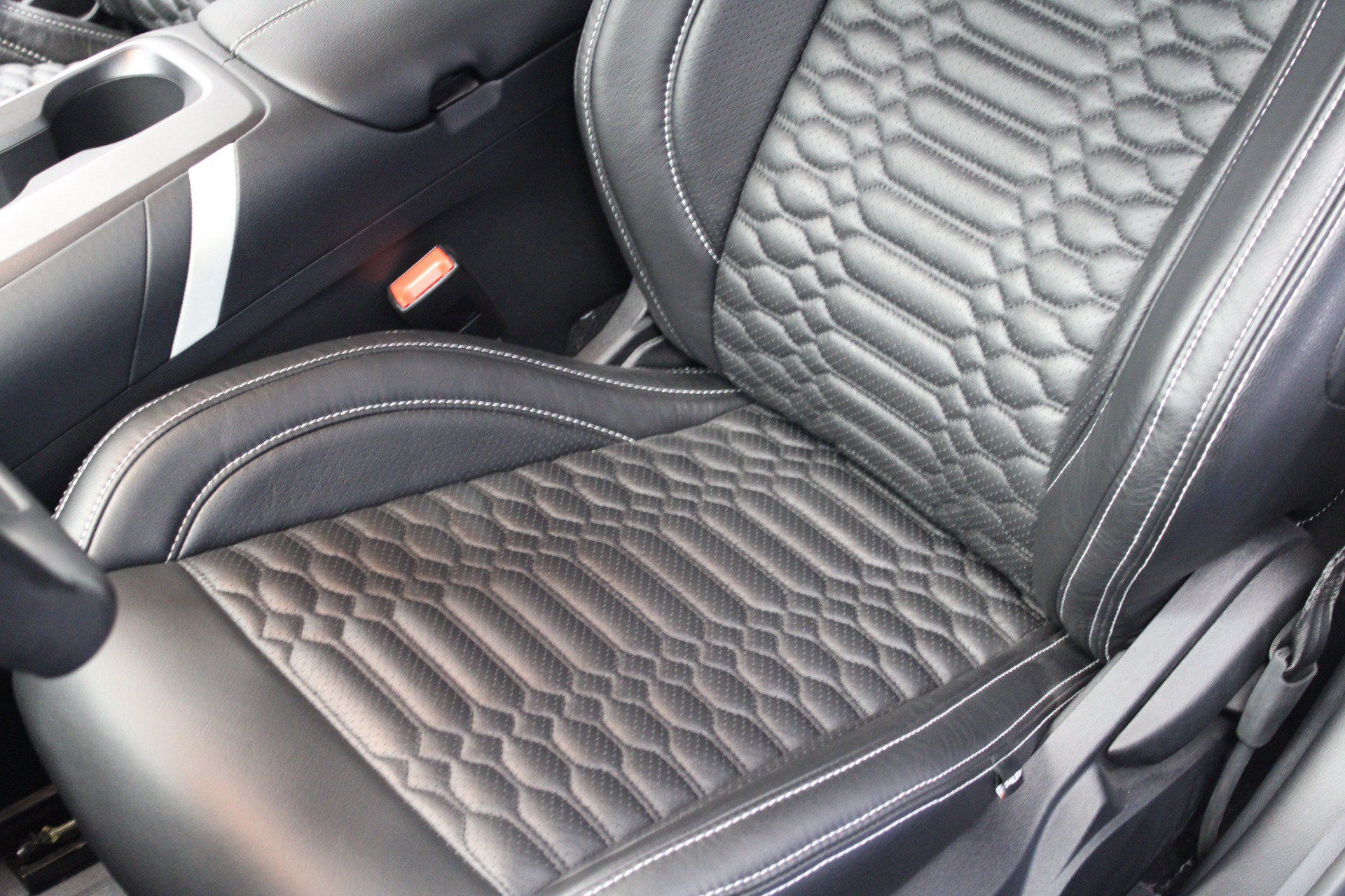 Used 2020 Ford Mustang Shelby GT500 w/ Technology Package RWD image 41