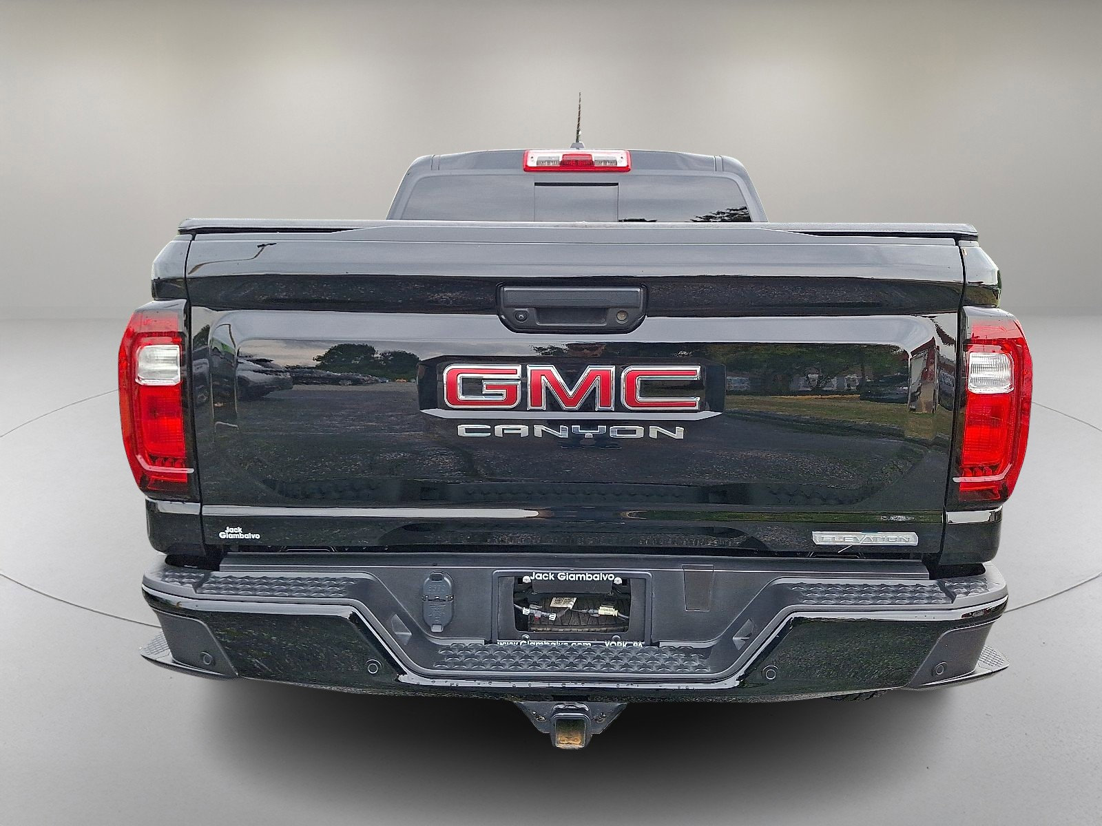 Used 2023 GMC Canyon Elevation w/ Convenience Package image 9
