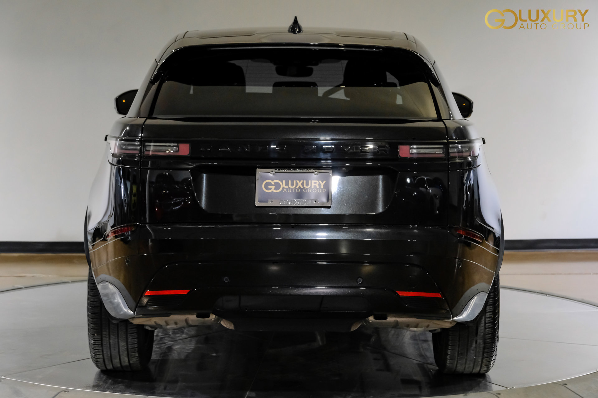 Used 2025 Land Rover Range Rover Velar Dynamic SE AWD/4WD image 11