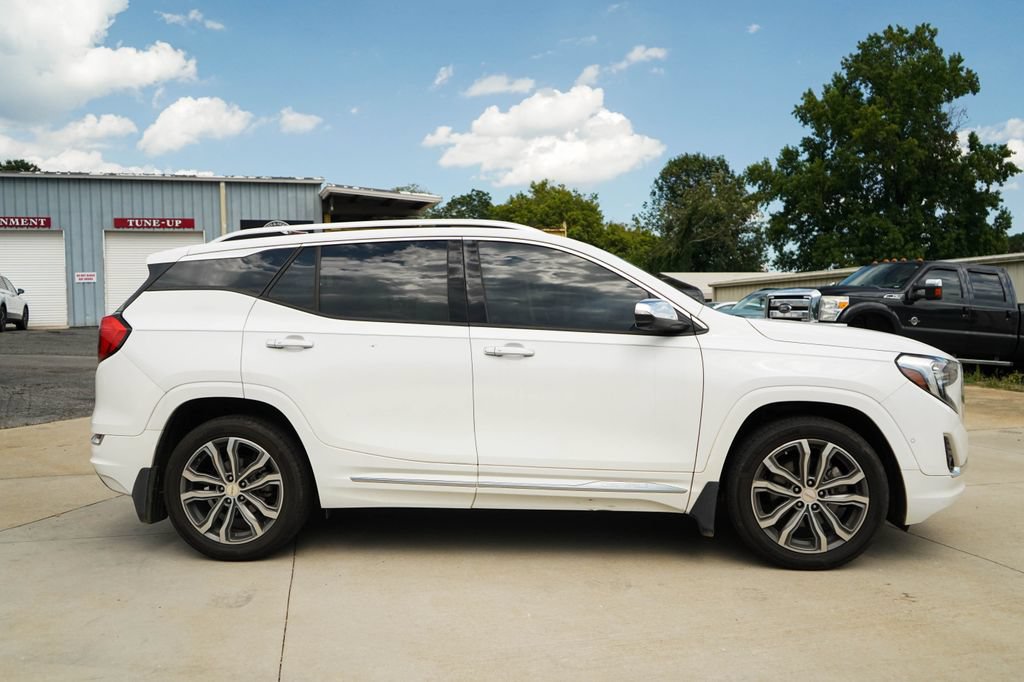 Used 2018 GMC Terrain Denali w/ Advanced Safety Package FWD image 3
