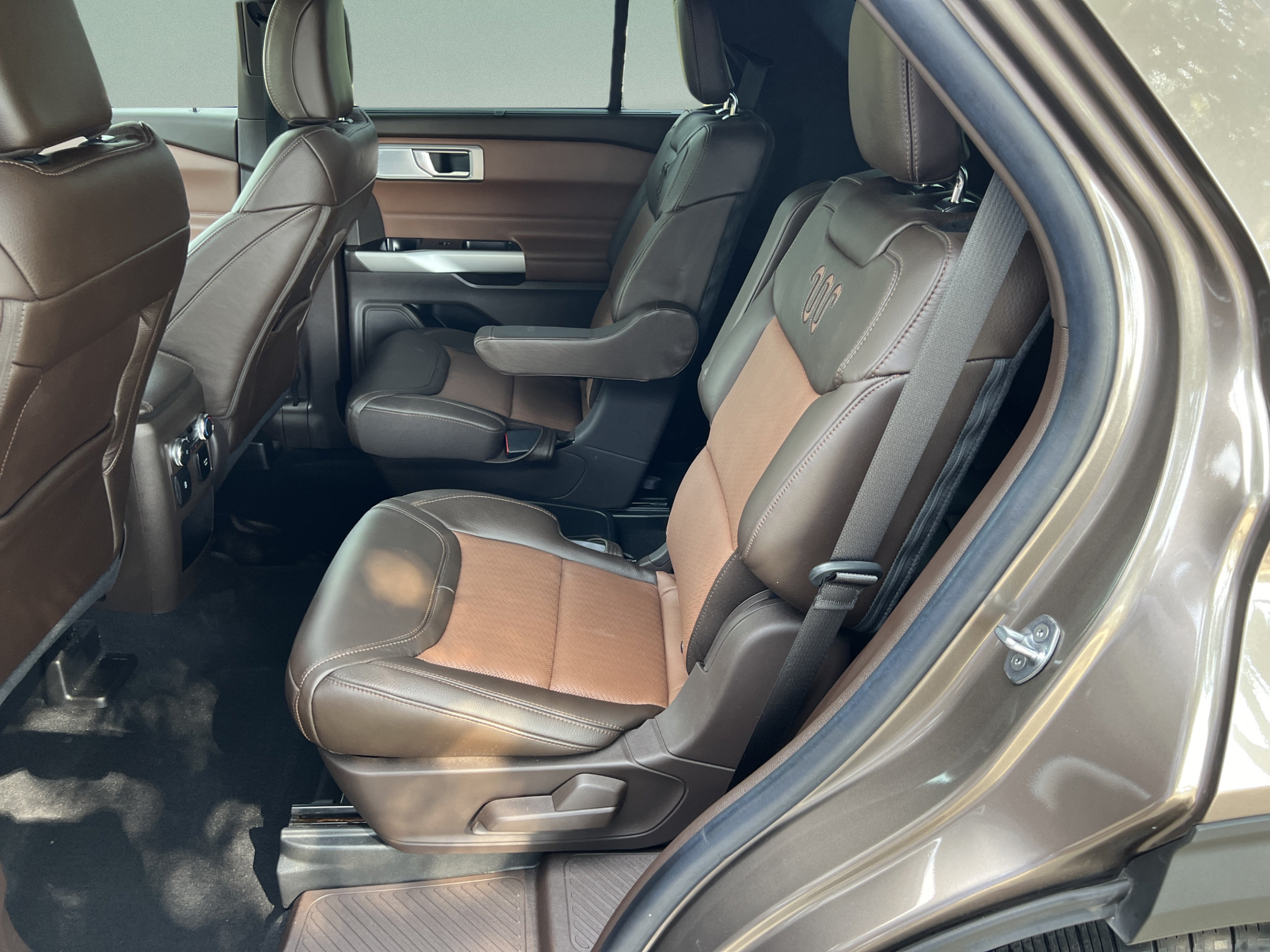 Used 2021 Ford Explorer King Ranch w/ Premium Technology Package RWD image 25