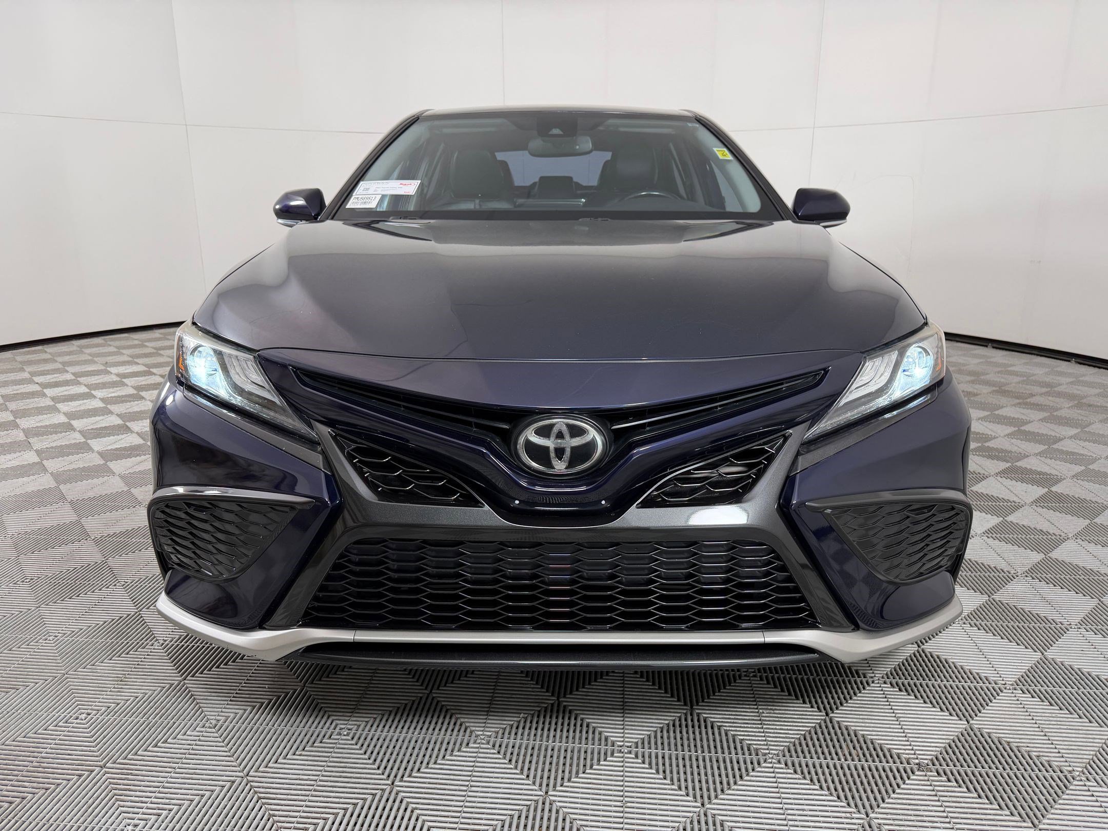 Used 2021 Toyota Camry XSE w/ Carpet Mat Package (TMS) FWD image 5