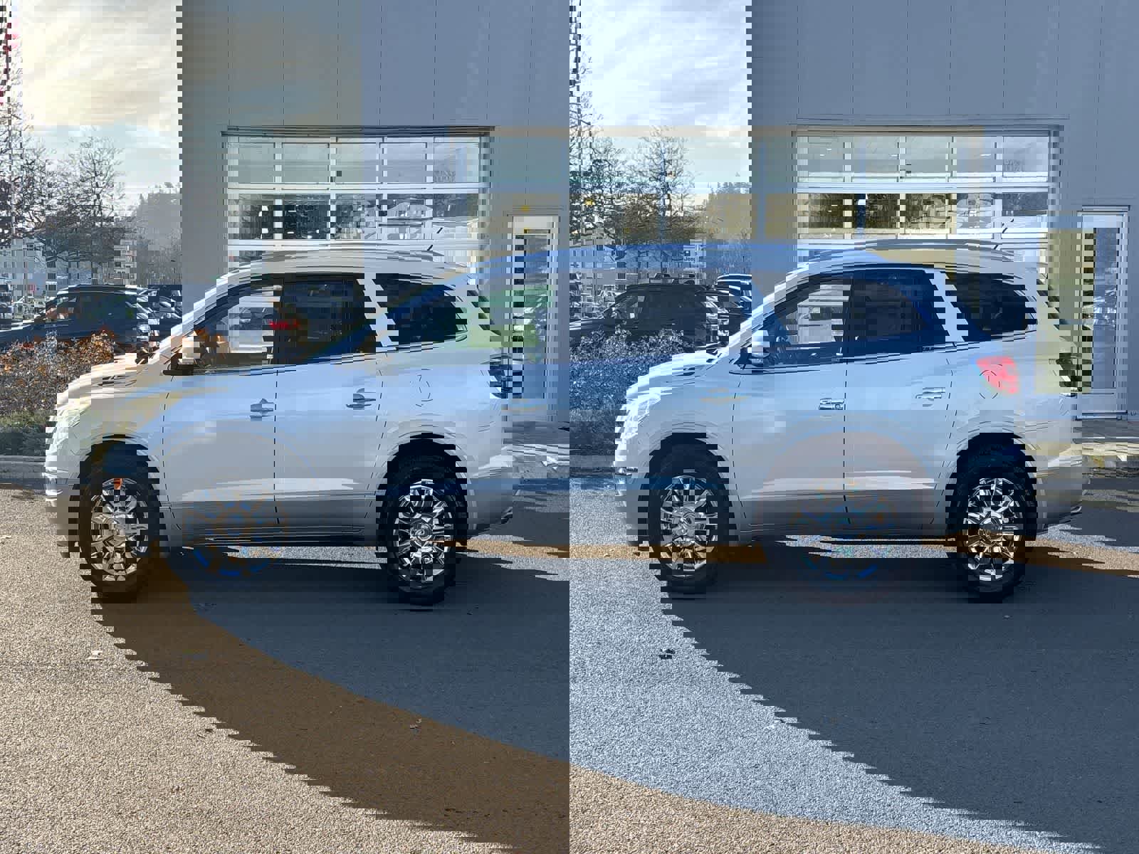 Used 2012 Buick Enclave Leather image 2