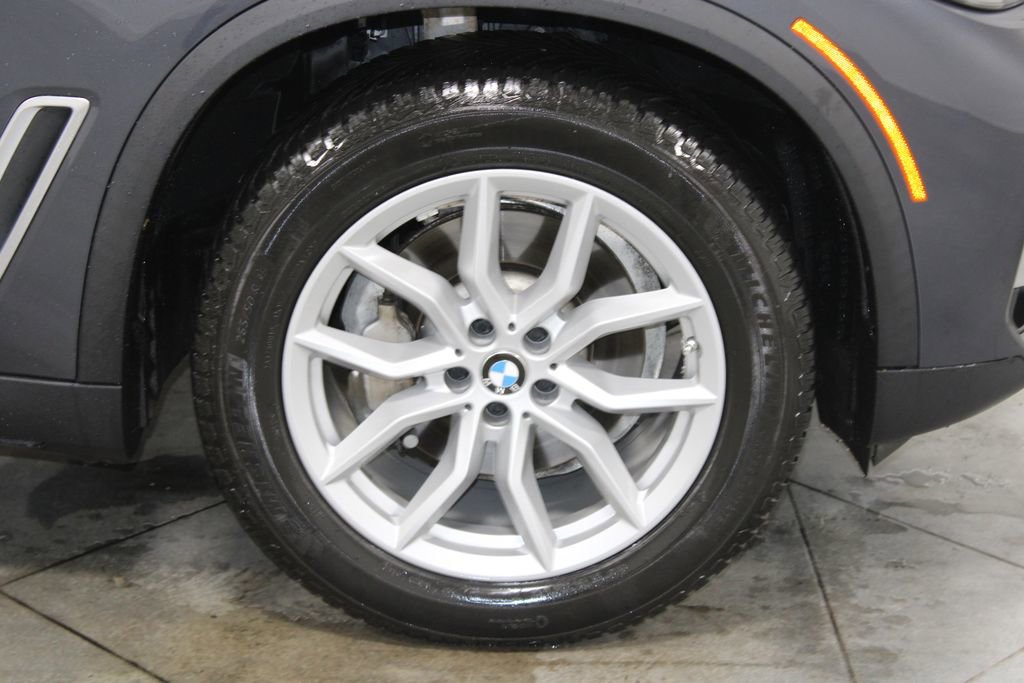 Used 2019 BMW X5 xDrive40i w/ Convenience Package AWD/4WD image 12
