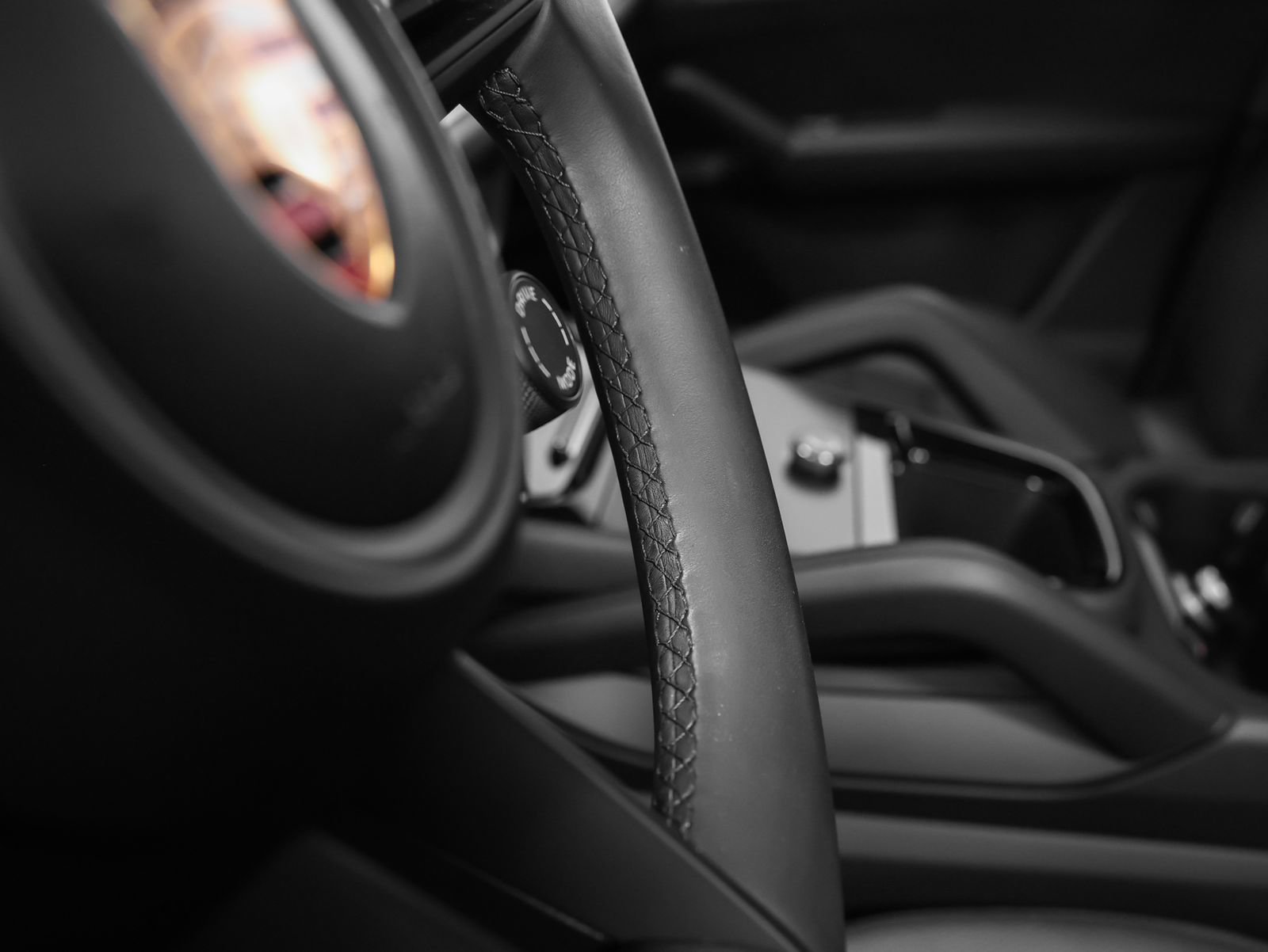 Certified 2026 Porsche Cayenne AWD/4WD image 32