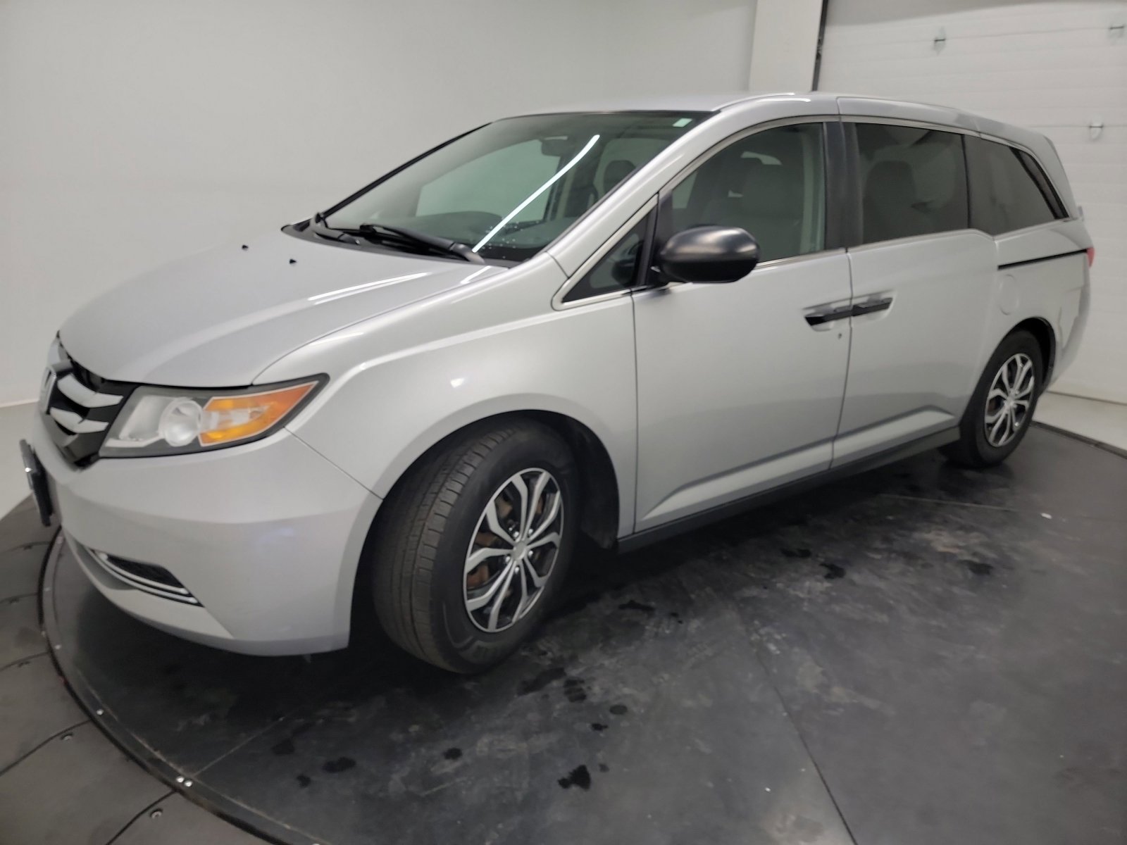 Used 2015 Honda Odyssey LX image 3