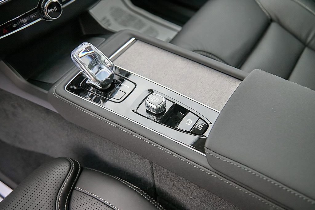 New 2026 Volvo XC90 T8 Ultra w/ Protection Package AWD/4WD image 16