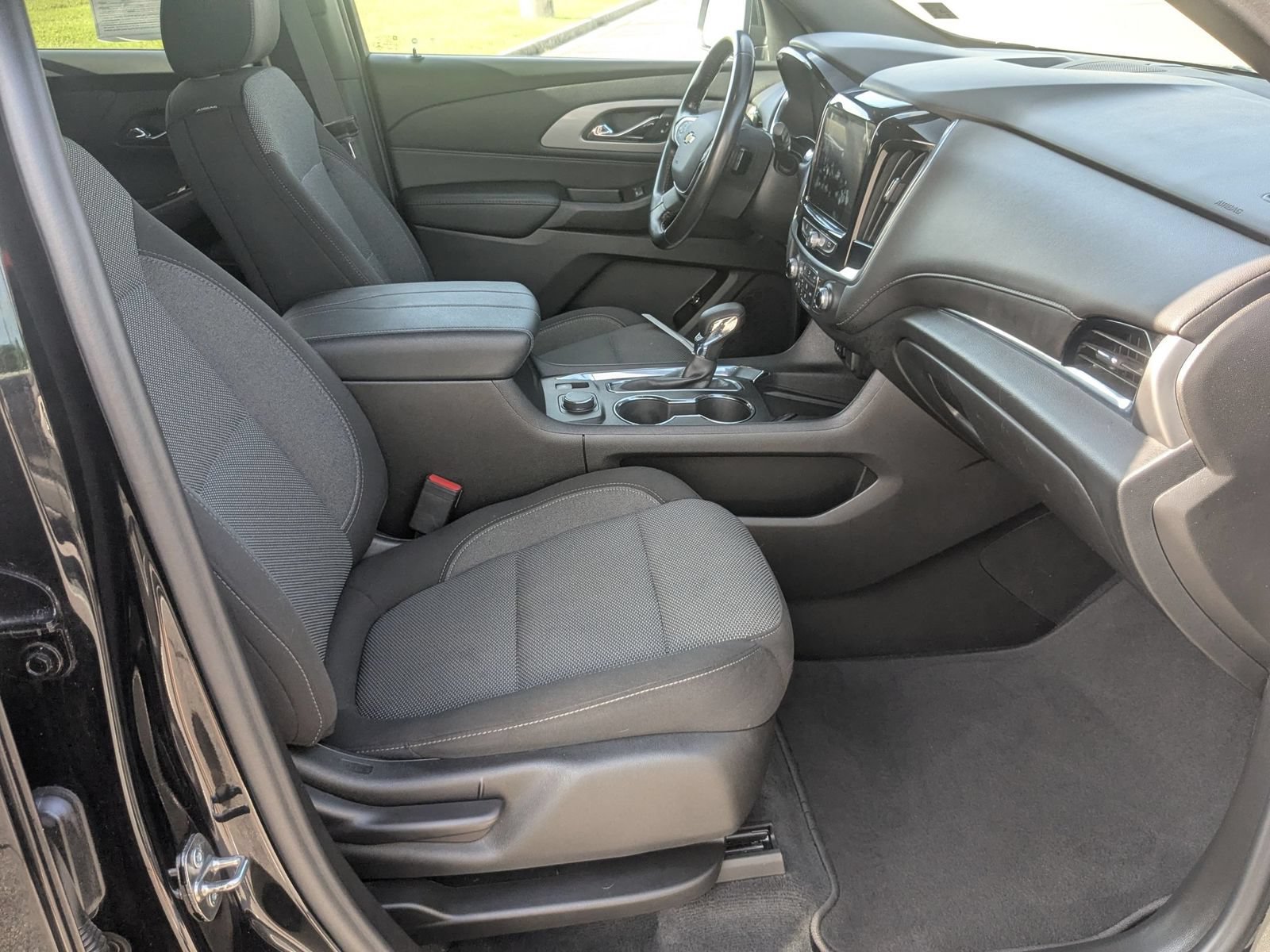 Used 2022 Chevrolet Traverse LT AWD/4WD image 39