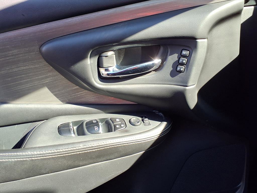 Used 2018 Nissan Murano Platinum w/ Cargo Package image 22