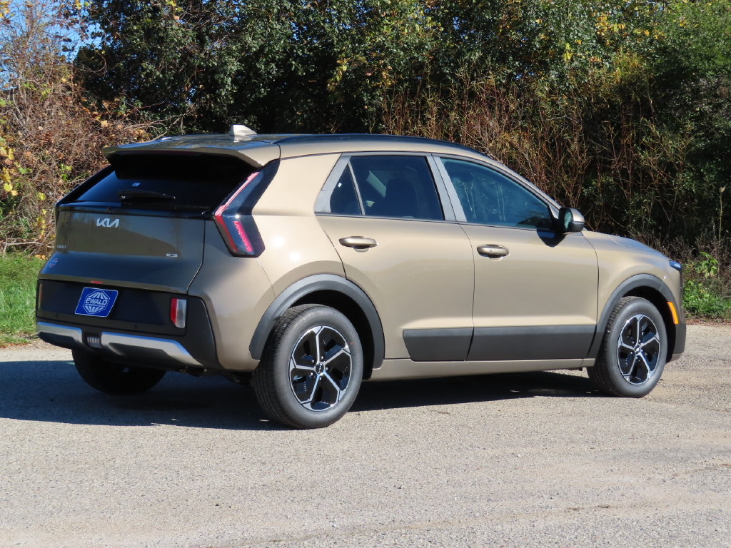 New 2027 Kia Niro EX FWD image 3