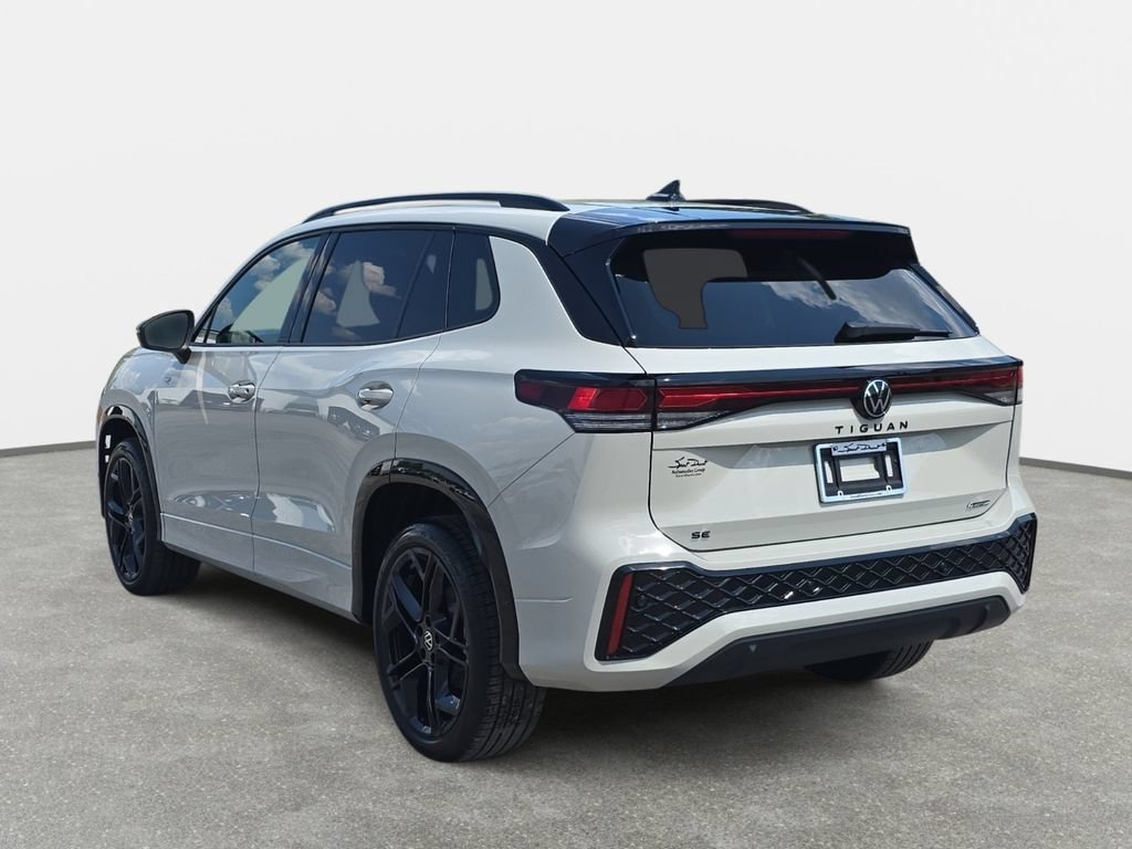 New 2026 Volkswagen Tiguan SE R-Line AWD/4WD image 7