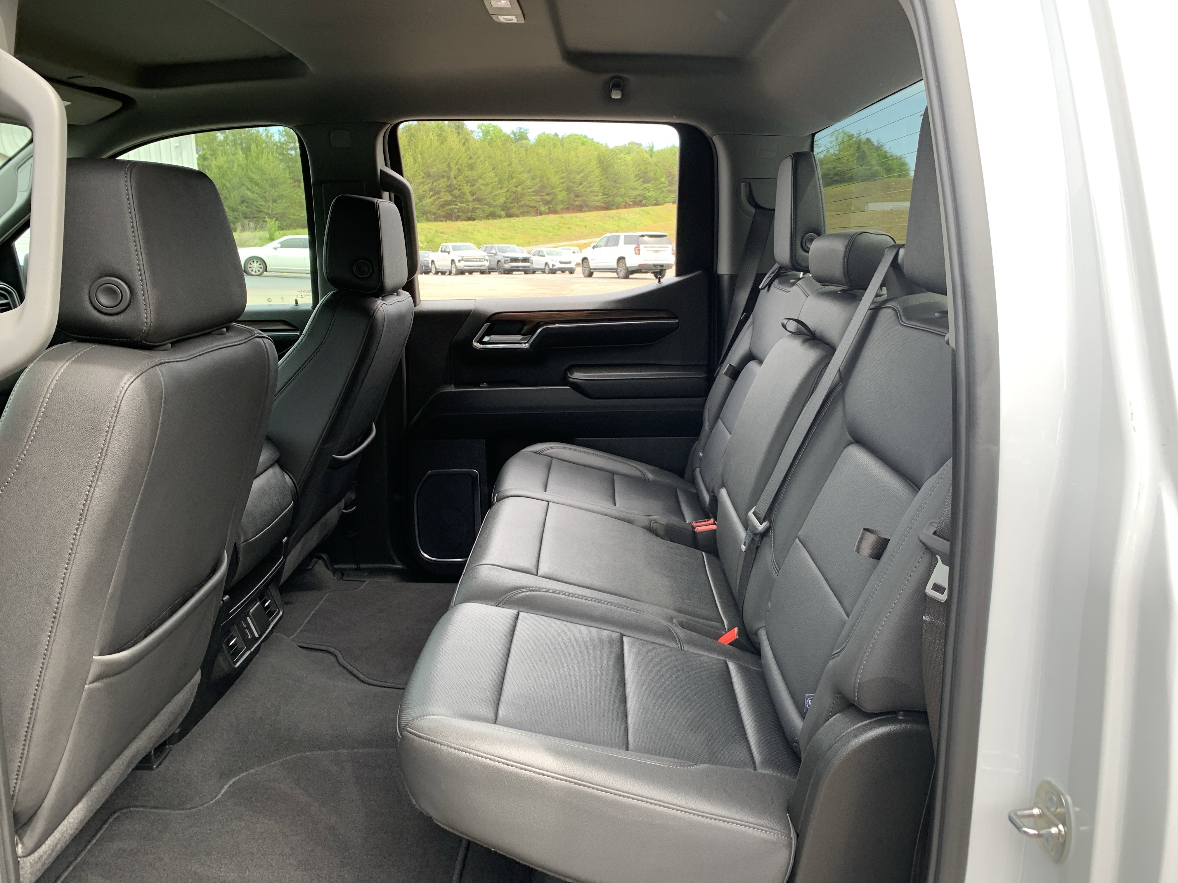 Used 2024 GMC Sierra 1500 SLT AWD/4WD image 39