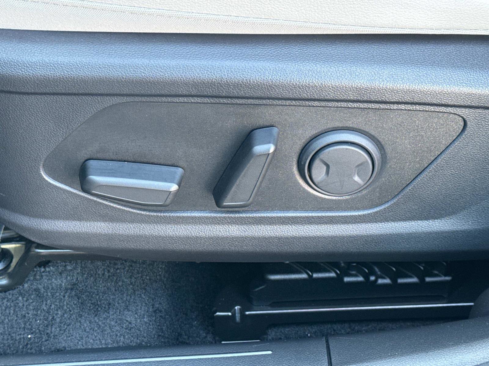 Used 2024 Hyundai Tucson Limited AWD/4WD image 16