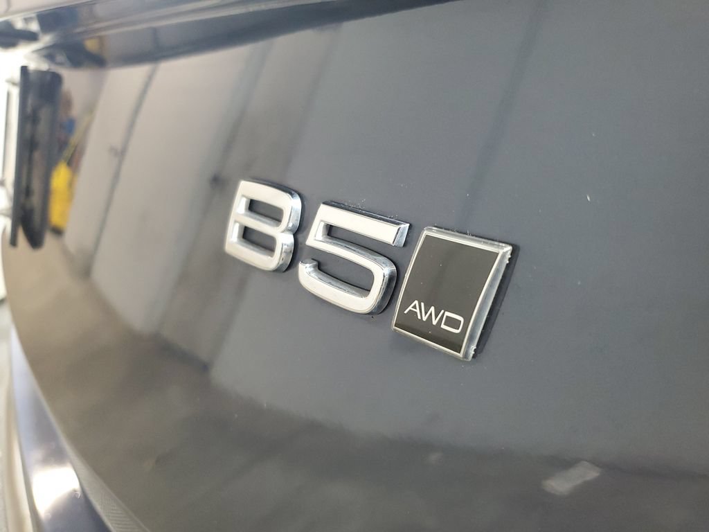 Used 2025 Volvo XC90 B5 Core AWD/4WD image 8