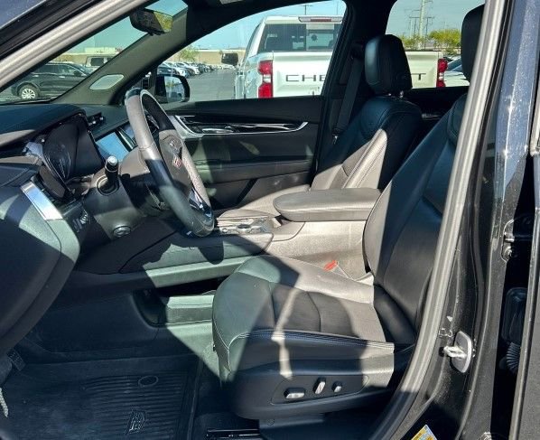 Used 2024 Cadillac XT6 Premium Luxury w/ Technology Package image 8