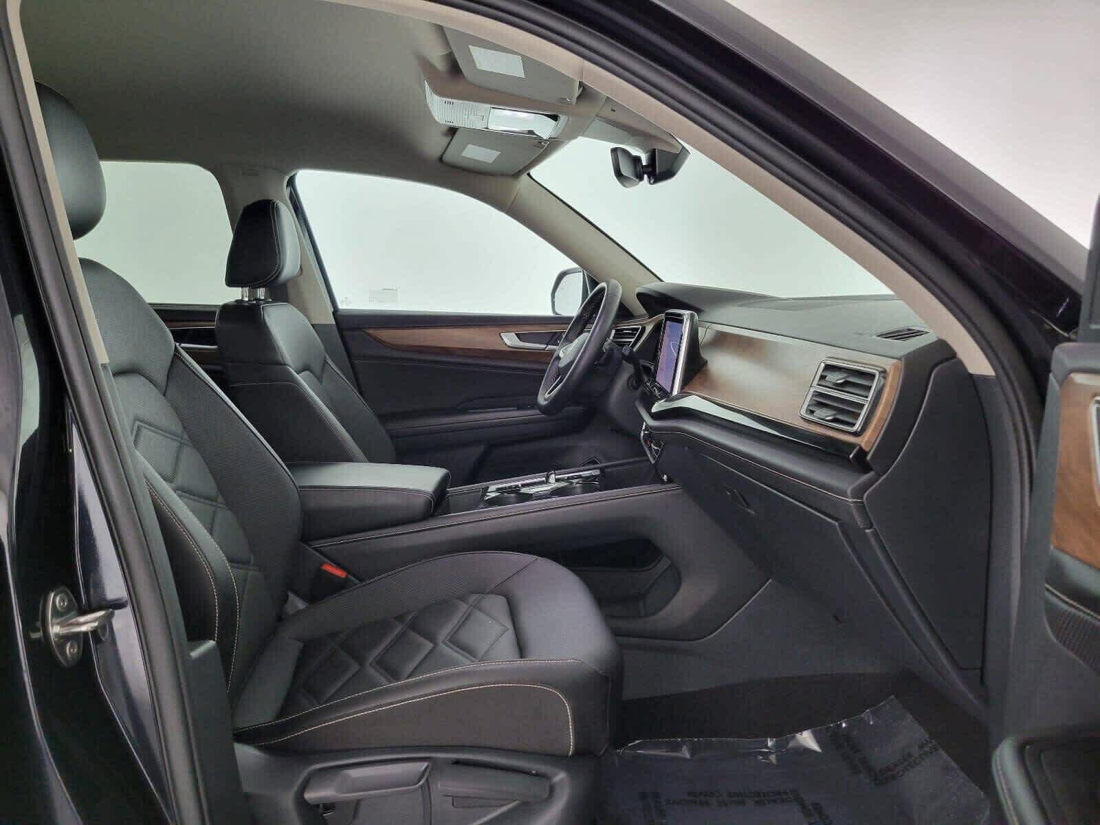 Used 2025 Volkswagen Atlas SE AWD/4WD image 10