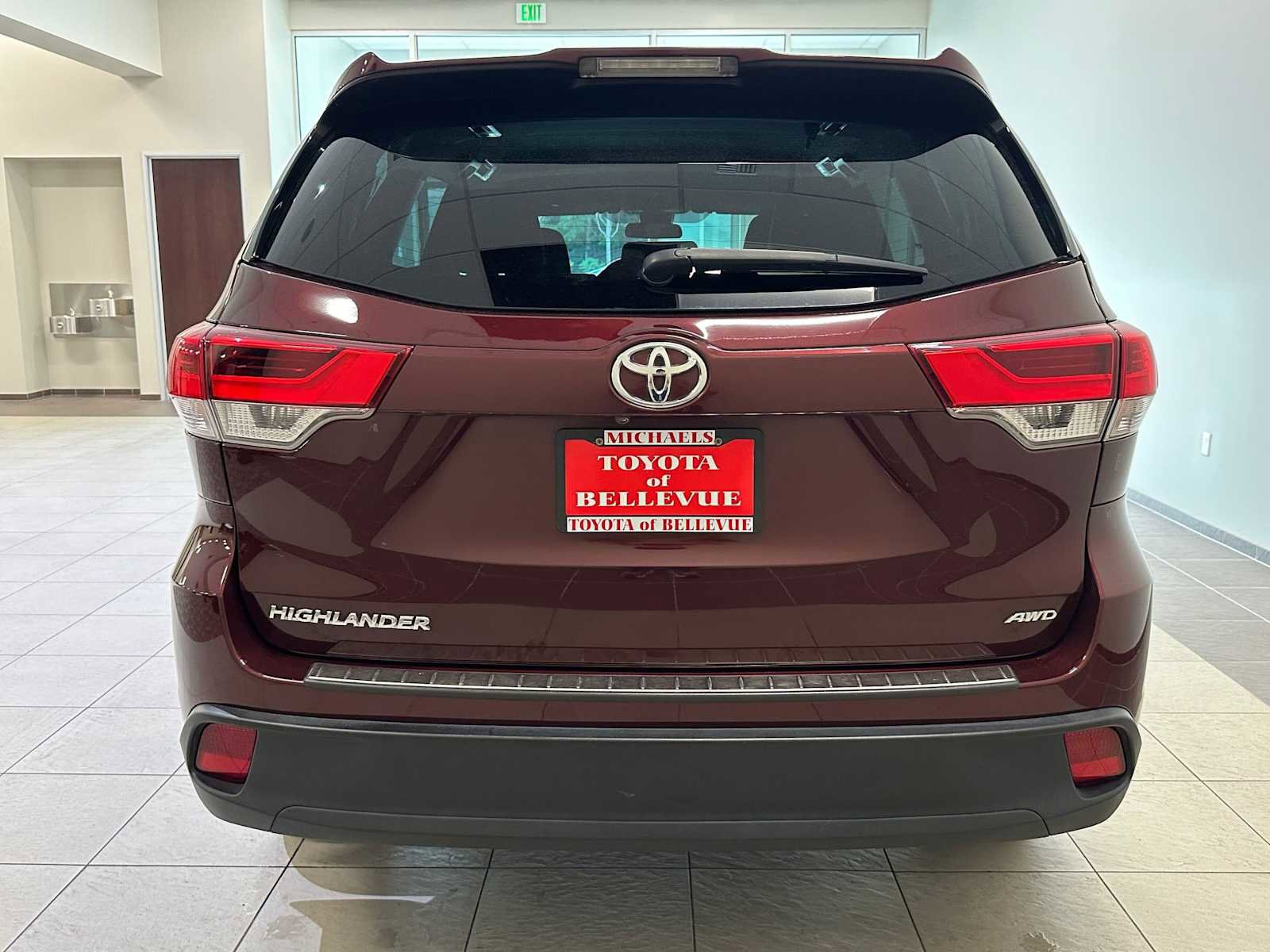 Used 2018 Toyota Highlander LE image 5