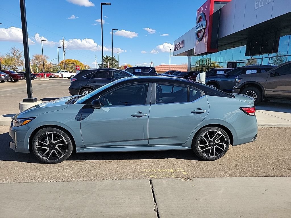 New 2025 Nissan Sentra SR w/ SR Premium Package FWD image 4