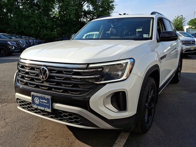 Certified 2024 Volkswagen Atlas Peak Edition SEL AWD/4WD image 4