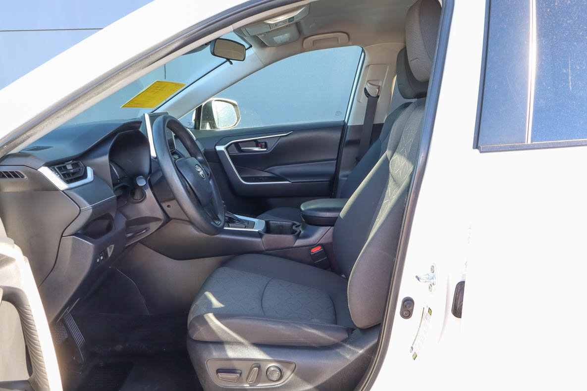 Used 2024 Toyota RAV4 XLE FWD image 7