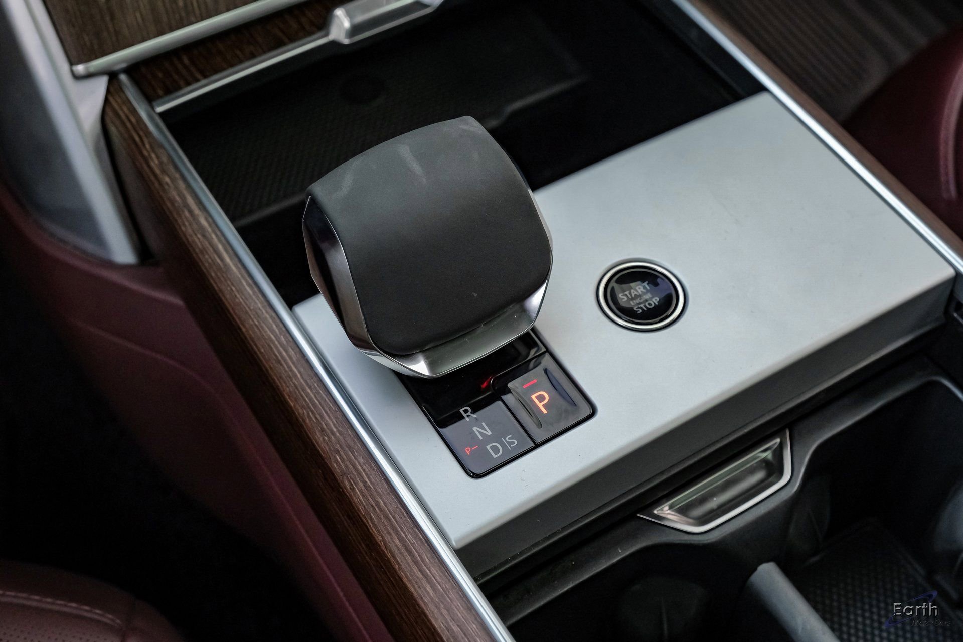 Used 2024 Land Rover Range Rover SE image 57