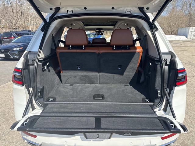 Used 2023 BMW X7 xDrive40i AWD/4WD image 9