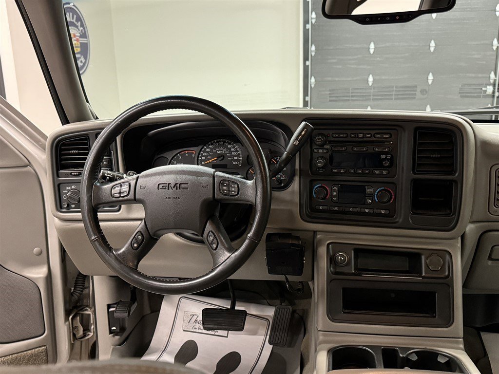 Used 2005 GMC Sierra 3500 SLT w/ Heavy-Duty Power Package AWD/4WD image 30