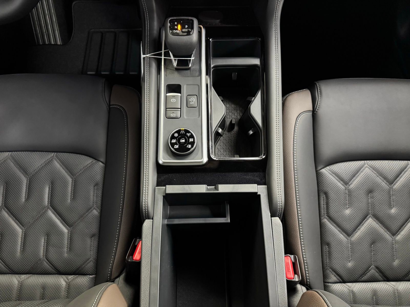 New 2026 Nissan Pathfinder Platinum image 30